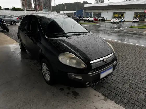 FIAT PUNTO 1.6 ESSENCE 16V FLEX 4P MANUAL FIAT PUNTO 1.6 ESSENCE 16V FLEX 4P MANUAL