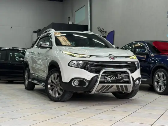 FIAT TORO 2.0 16V TURBO DIESEL RANCH 4WD AT9 FIAT TORO 2.0 16V TURBO DIESEL RANCH 4WD AT9