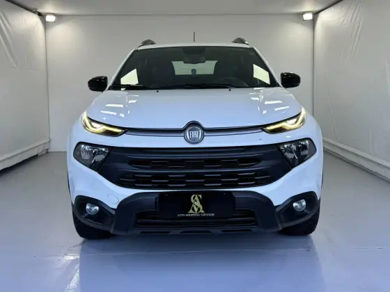 FIAT TORO 2.0 16V TURBO DIESEL ULTRA 4WD AT9 FIAT TORO 2.0 16V TURBO DIESEL ULTRA 4WD AT9