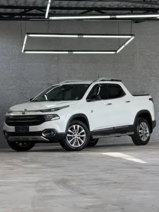 FIAT TORO 2.0 16V TURBO DIESEL VOLCANO 4WD AT9 FIAT TORO 2.0 16V TURBO DIESEL VOLCANO 4WD AT9