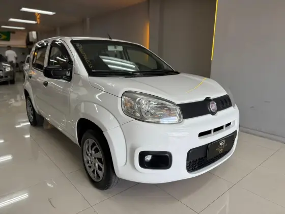 FIAT UNO 1.0 EVO ATTRACTIVE 8V FLEX 4P MANUAL FIAT UNO 1.0 EVO ATTRACTIVE 8V FLEX 4P MANUAL