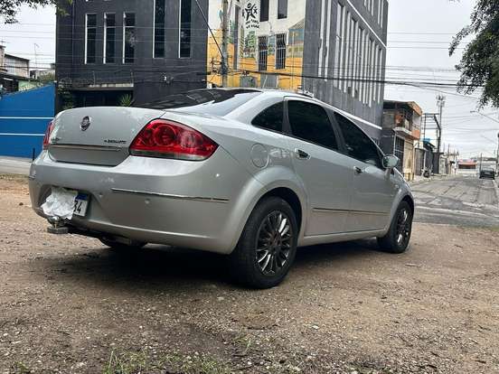 FIAT-LINEA-2011