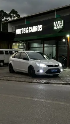 FORD FOCUS 1.6 GLX 8V FLEX 4P MANUAL FORD FOCUS 1.6 GLX 8V FLEX 4P MANUAL