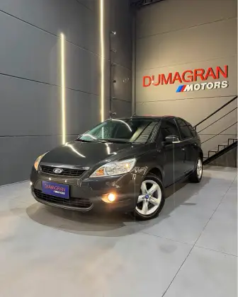 FORD FOCUS 2.0 GLX 16V FLEX 4P MANUAL FORD FOCUS 2.0 GLX 16V FLEX 4P MANUAL