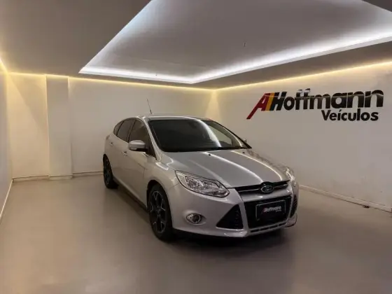 FORD FOCUS 2.0 TITANIUM PLUS 16V FLEX 4P POWERSHIFT FORD FOCUS 2.0 TITANIUM PLUS 16V FLEX 4P POWERSHIFT