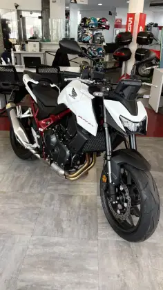 HONDA CB 750 HORNET 