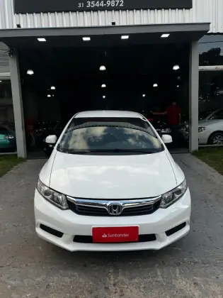 HONDA CIVIC 1.8 LXS 16V FLEX 4P AUTOMÁTICO HONDA CIVIC 1.8 LXS 16V FLEX 4P AUTOMÁTICO