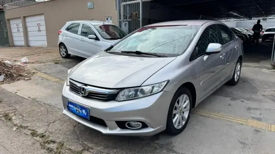 HONDA CIVIC 2.0 LXR 16V FLEX 4P AUTOMÁTICO HONDA CIVIC 2.0 LXR 16V FLEX 4P AUTOMÁTICO