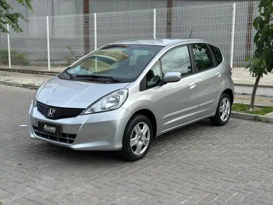 HONDA FIT 1.4 DX 16V FLEX 4P MANUAL HONDA FIT 1.4 DX 16V FLEX 4P MANUAL