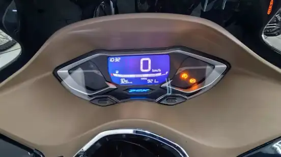 HONDA-PCX 160 DLX-2025