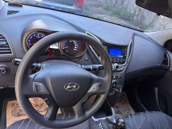HYUNDAI-HB20S-2013