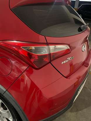 HYUNDAI-HB20X-2013