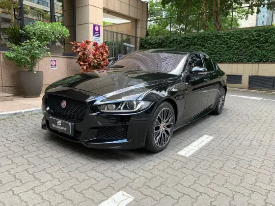 JAGUAR XE 2.0 16V INGENIUM P250 GASOLINA R-SPORT 4P AUTOMÁTICO JAGUAR XE 2.0 16V INGENIUM P250 GASOLINA R-SPORT 4P AUTOMÁTICO