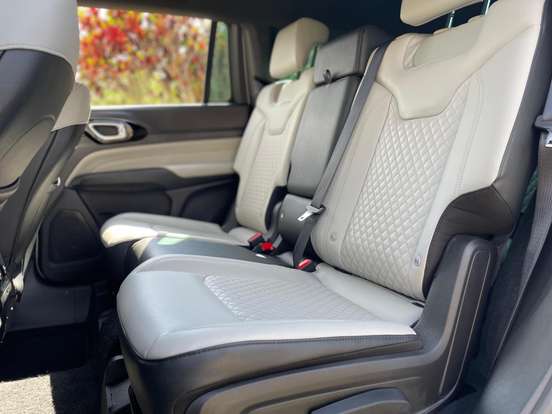 JEEP-COMMANDER-2022