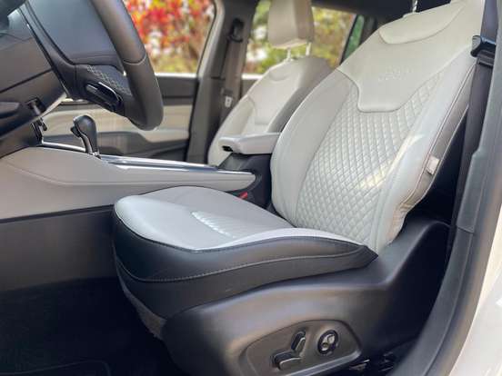 JEEP-COMMANDER-2022