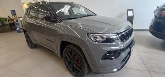 JEEP COMPASS 2.0 HURRICANE 4 TURBO GASOLINA BLACKHAWK AT9 JEEP COMPASS 2.0 HURRICANE 4 TURBO GASOLINA BLACKHAWK AT9