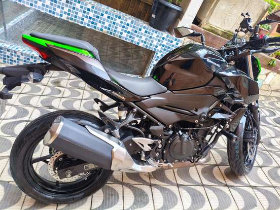 KAWASAKI-Z400-2022