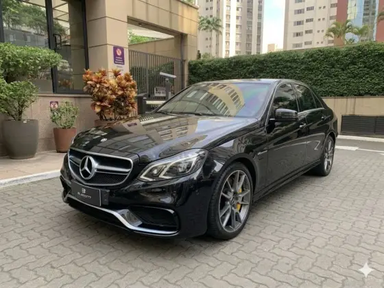 MERCEDES-BENZ E 63 AMG 5.5 V8 32V BI-TURBO GASOLINA 4P AUTOMÁTICO MERCEDES-BENZ E 63 AMG 5.5 V8 32V BI-TURBO GASOLINA 4P AUTOMÁTICO