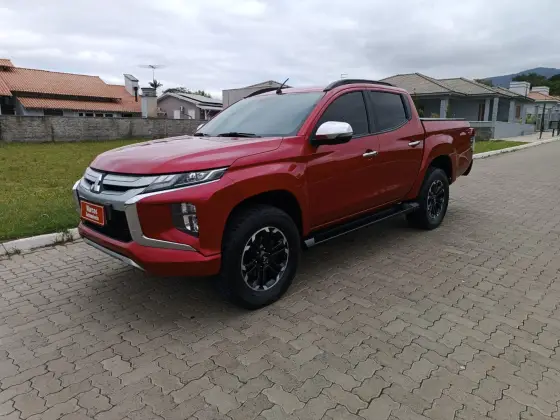 MITSUBISHI L200 TRITON 2.4 16V TURBO DIESEL SPORT HPE CD 4P 4X4 AUTOMÁTICO