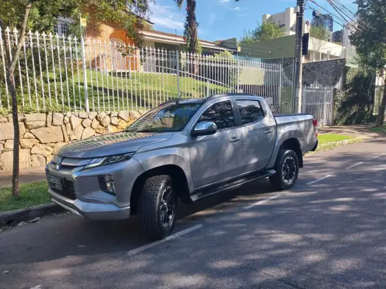 MITSUBISHI L200 TRITON 2.4 16V TURBO DIESEL SPORT HPE CD 4P 4X4 AUTOMÁTICO