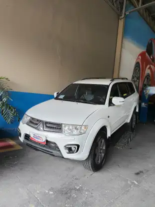 MITSUBISHI-PAJERO-3.2 HPE 4X4 7 LUGARES 16V TURBO INTERCOOLER DIESEL 4P AUTOMÁTICO MITSUBISHI-PAJERO-2015