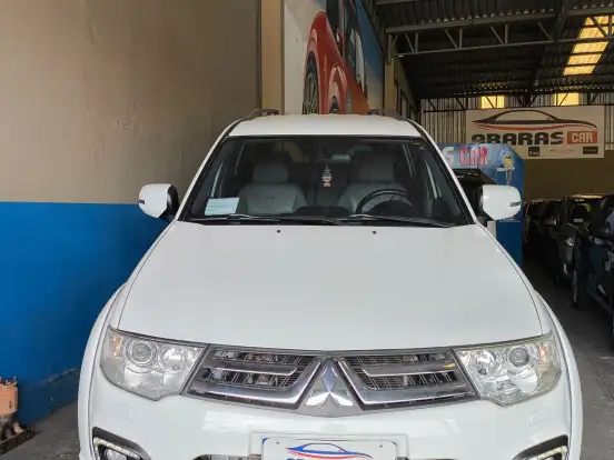 MITSUBISHI-PAJERO-3.2 HPE 4X4 7 LUGARES 16V TURBO INTERCOOLER DIESEL 4P AUTOMÁTICO MITSUBISHI-PAJERO-2015