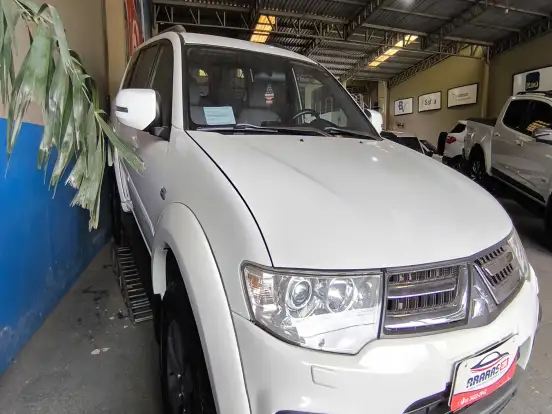 MITSUBISHI-PAJERO-3.2 HPE 4X4 7 LUGARES 16V TURBO INTERCOOLER DIESEL 4P AUTOMÁTICO MITSUBISHI-PAJERO-2015