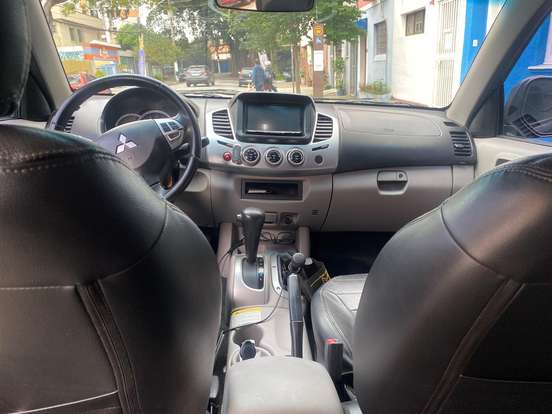MITSUBISHI-L200 TRITON-3.5 HPE 4X4 CD V6 24V FLEX 4P AUTOMÁTICO MITSUBISHI-L200 TRITON-2013