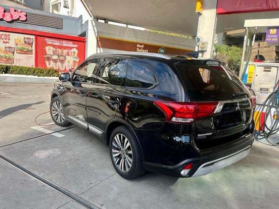 MITSUBISHI-OUTLANDER-2.0 MIVEC GASOLINA HPE AUTOMÁTICO MITSUBISHI-OUTLANDER-2018