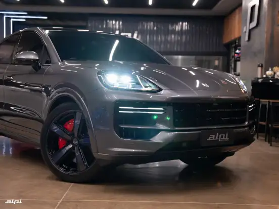 PORSCHE-CAYENNE-2025