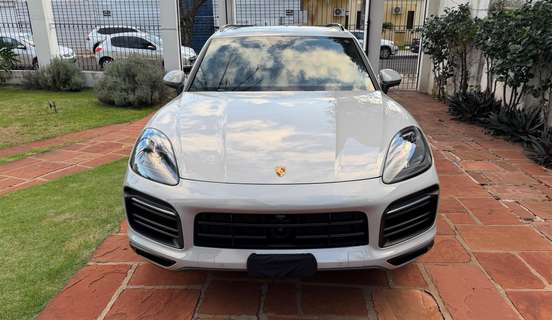 PORSCHE-CAYENNE-2021