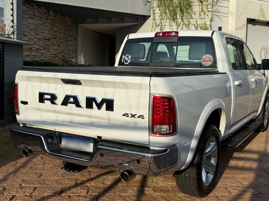 RAM-1500-5.7 V8 GASOLINA LIMITED CD 4X4 AUTOMÁTICO RAM-1500-2023
