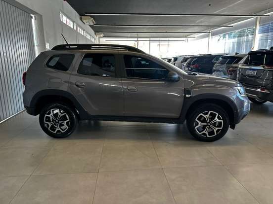 RENAULT-DUSTER-2024
