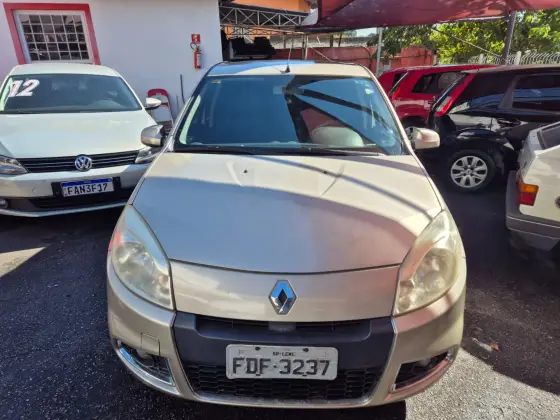 RENAULT SANDERO 1.6 PRIVILÈGE 8V FLEX 4P MANUAL RENAULT SANDERO 1.6 PRIVILÈGE 8V FLEX 4P MANUAL