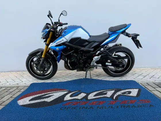 SUZUKI GSR 750ZA 