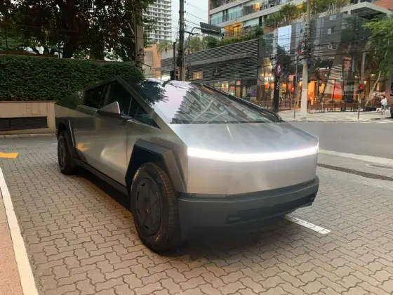 TESLA CYBERTRUCK 122,4 KW ELÉTRICO AWD TESLA CYBERTRUCK 122,4 KW ELÉTRICO AWD
