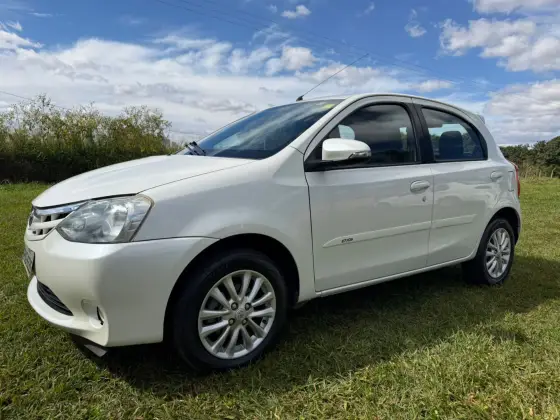 TOYOTA ETIOS 1.5 XLS 16V FLEX 4P MANUAL TOYOTA ETIOS 1.5 XLS 16V FLEX 4P MANUAL