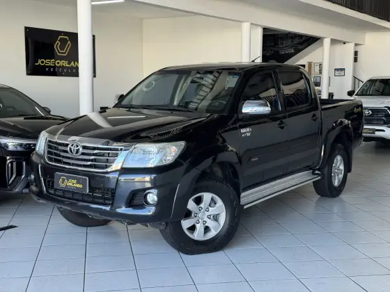 TOYOTA HILUX 2.7 SRV 4X4 CD 16V FLEX 4P AUTOMÁTICO TOYOTA HILUX 2.7 SRV 4X4 CD 16V FLEX 4P AUTOMÁTICO