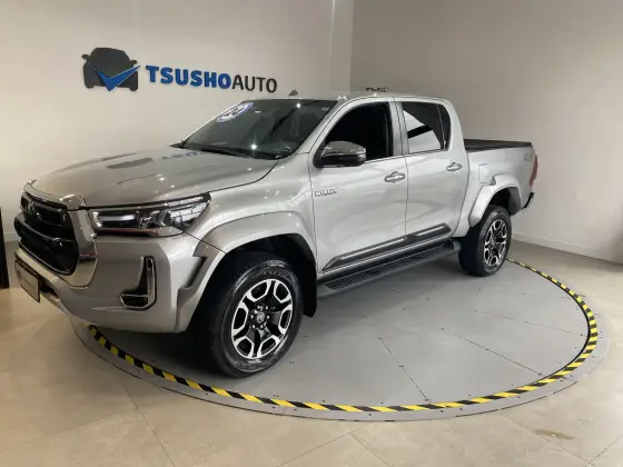 TOYOTA HILUX 2.8 D-4D TURBO DIESEL CD SRX PLUS 4X4 AUTOMÁTICO TOYOTA HILUX 2.8 D-4D TURBO DIESEL CD SRX PLUS 4X4 AUTOMÁTICO