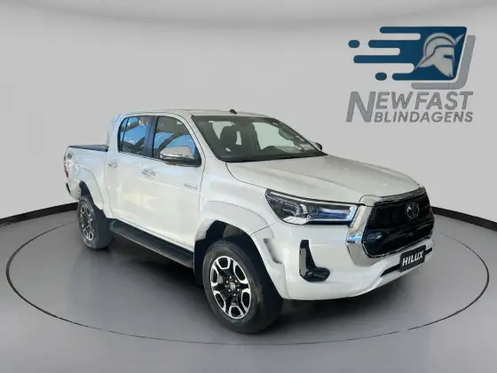 TOYOTA HILUX 2.8 D-4D TURBO DIESEL CD SRX PLUS 4X4 AUTOMÁTICO