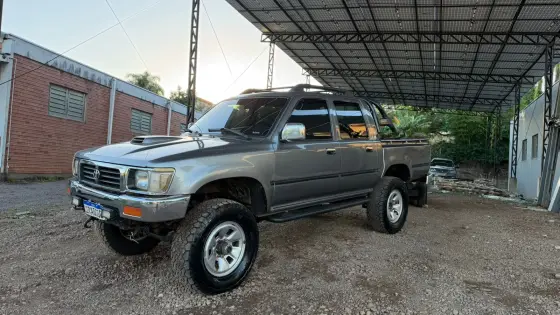 TOYOTA HILUX 2.8 SR5 4X4 CD 8V DIESEL 4P MANUAL