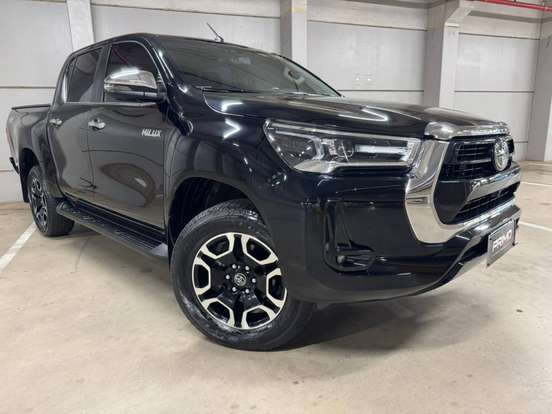 TOYOTA-HILUX-2.8 D-4D TURBO DIESEL CD SRX 4X4 AUTOMÁTICO TOYOTA-HILUX-2024