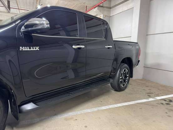 TOYOTA-HILUX-2.8 D-4D TURBO DIESEL CD SRX 4X4 AUTOMÁTICO TOYOTA-HILUX-2024