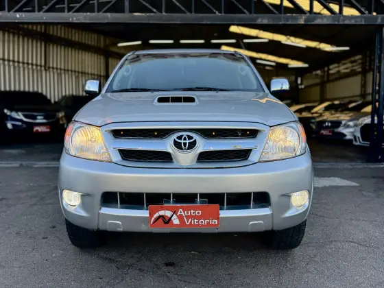 TOYOTA HILUX 3.0 SRV 4X4 CD 16V TURBO INTERCOOLER DIESEL 4P AUTOMÁTICO TOYOTA HILUX 3.0 SRV 4X4 CD 16V TURBO INTERCOOLER DIESEL 4P AUTOMÁTICO