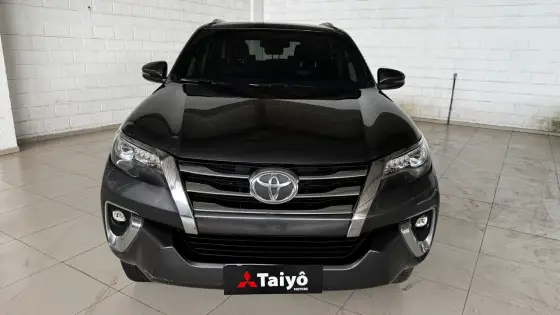 TOYOTA HILUX SW4 2.8 SRX 4X4 16V TURBO INTERCOOLER DIESEL 4P AUTOMÁTICO TOYOTA HILUX SW4 2.8 SRX 4X4 16V TURBO INTERCOOLER DIESEL 4P AUTOMÁTICO