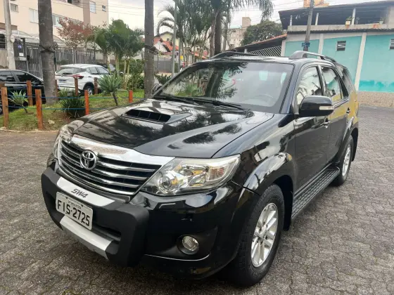 TOYOTA HILUX SW4 3.0 SRV 4X4 16V TURBO INTERCOOLER DIESEL 4P AUTOMÁTICO TOYOTA HILUX SW4 3.0 SRV 4X4 16V TURBO INTERCOOLER DIESEL 4P AUTOMÁTICO
