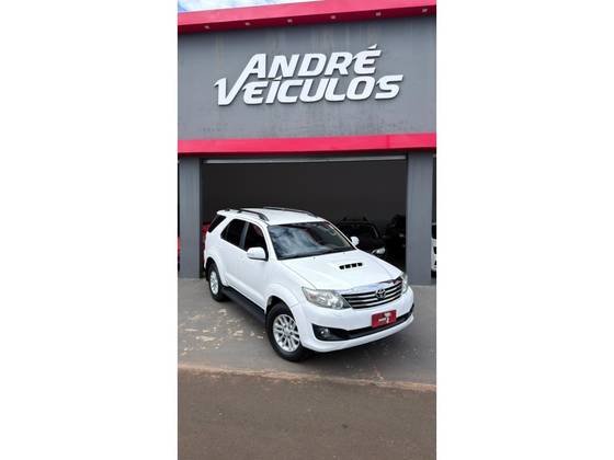 TOYOTA HILUX SW4 2013 3.0 SRV 4X4 7 LUGARES 16V TURBO INTERCOOLER DIESEL 4P AUTOMÁTICO