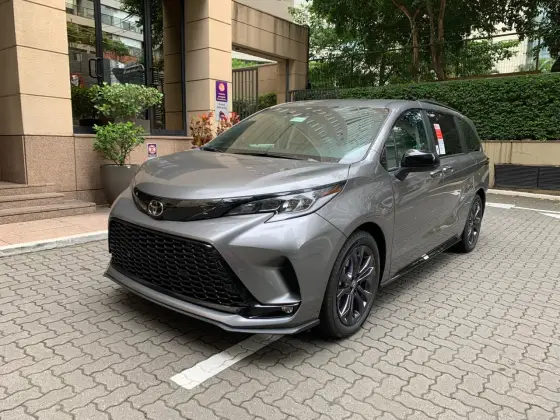 TOYOTA SIENNA 2.5 VVT-I HYBRID XSE CVT TOYOTA SIENNA 2.5 VVT-I HYBRID XSE CVT
