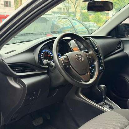 TOYOTA-YARIS-2024