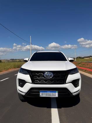 TOYOTA HILUX SW4 2.7 VVT-i FLEX SRV 7L 4X2 AUTOMÁTICO